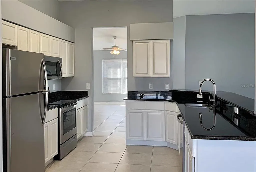 3 bed, 2.0 bath, 1677 sqft, $1,995 — Photo 4