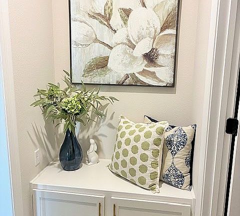 4th image of 225 Hydrangea Blvd