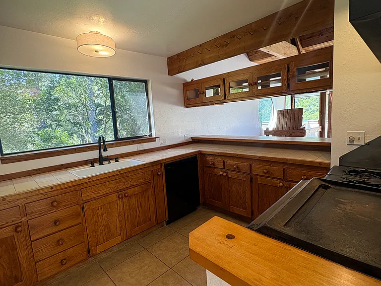 858 Marin Dr — Photo 19