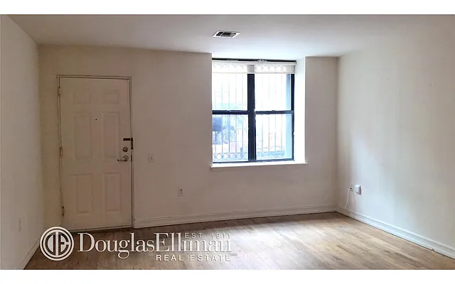 Rented by Douglas Elliman | media 14