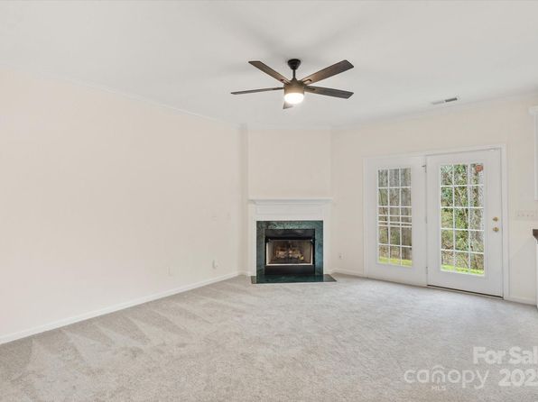 charlotte-north-carolina-65011711 picture