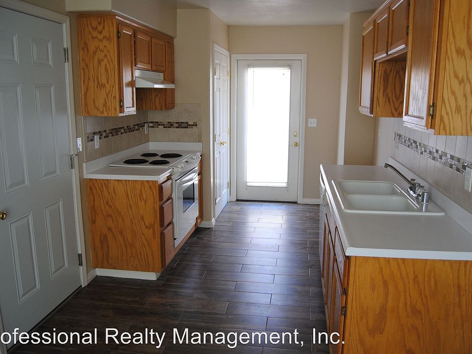 2nd image of 711 Spring Meadow Ct Unit 1