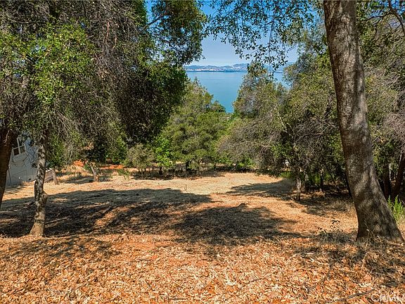 2nd image of 3167 Skyline Dr #17