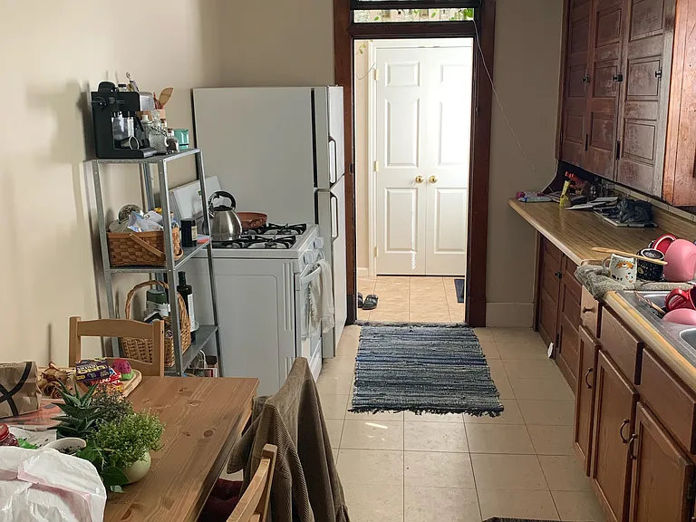 211 Fremont Ave #1 — Photo 3