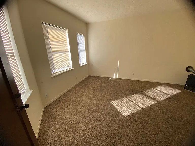 715-725 Copper Ave NW — Photo 4