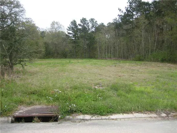 129 Robinhood Dr, Hammond, LA 70403