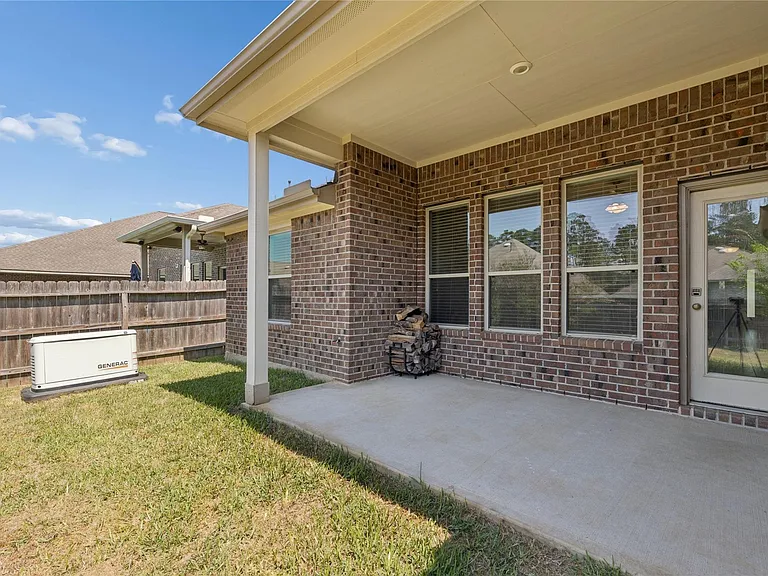 2357 Old Stone Dr — Photo 25