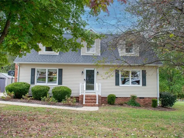 1527 Littlejohn Ln E, Burlington, NC 27217