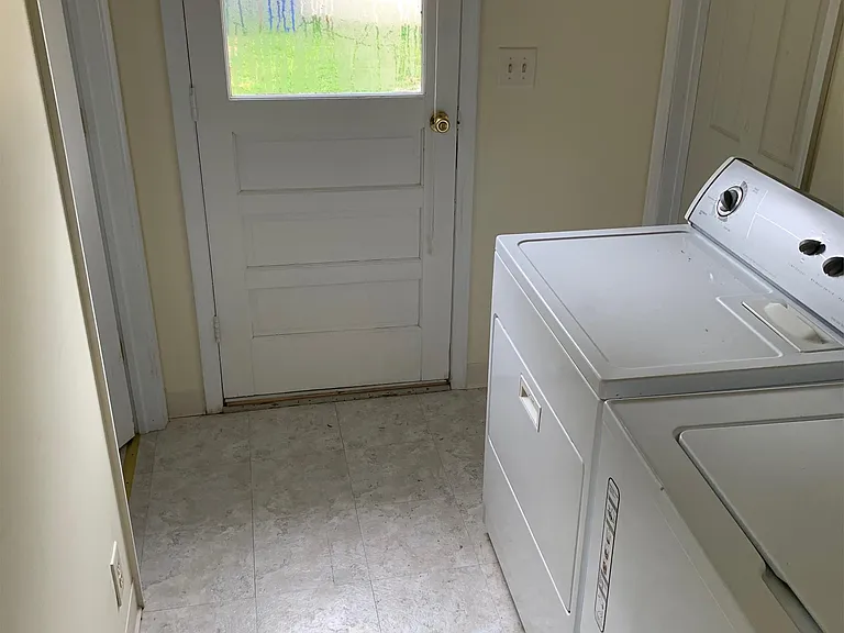 35 S May Ave — Photo 7