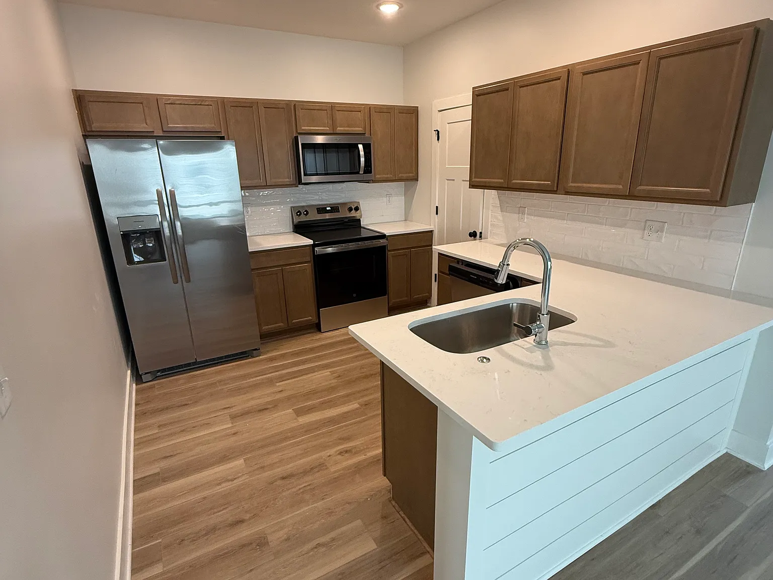 4 bed, 1380 sqft, $1,695 — Photo 3