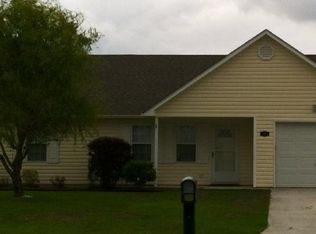 110 Huntmaster Ct, Newport, NC 28570