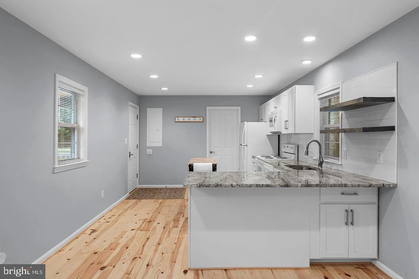 1 bed, 1.0 bath, 578 sqft, $1,600 — Photo 3