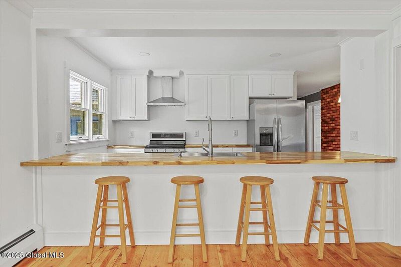 5th image of 100 Schnackenberg Road