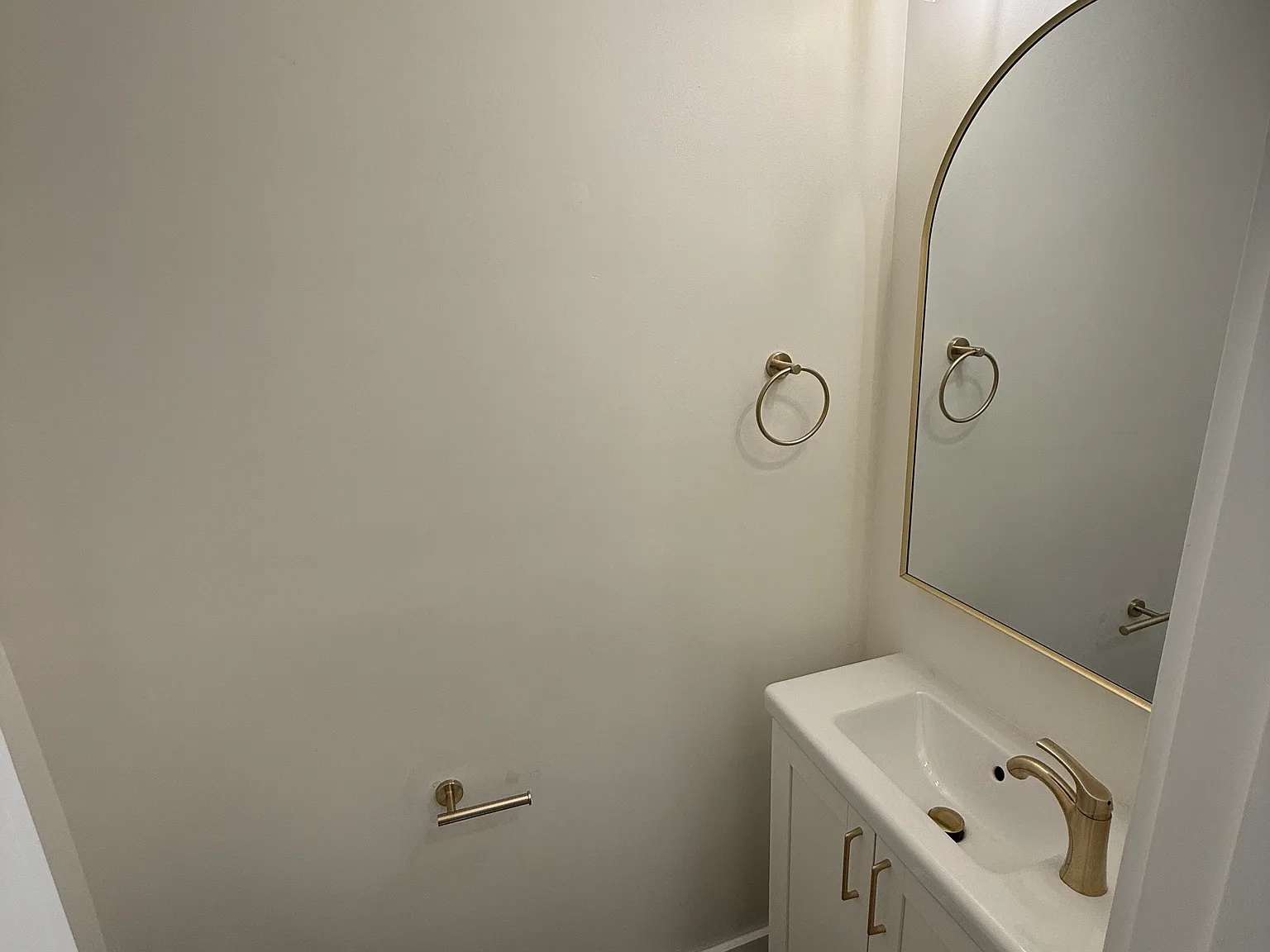 3 bed, 1.5 bath, 1275 sqft, $2,375 — Photo 4