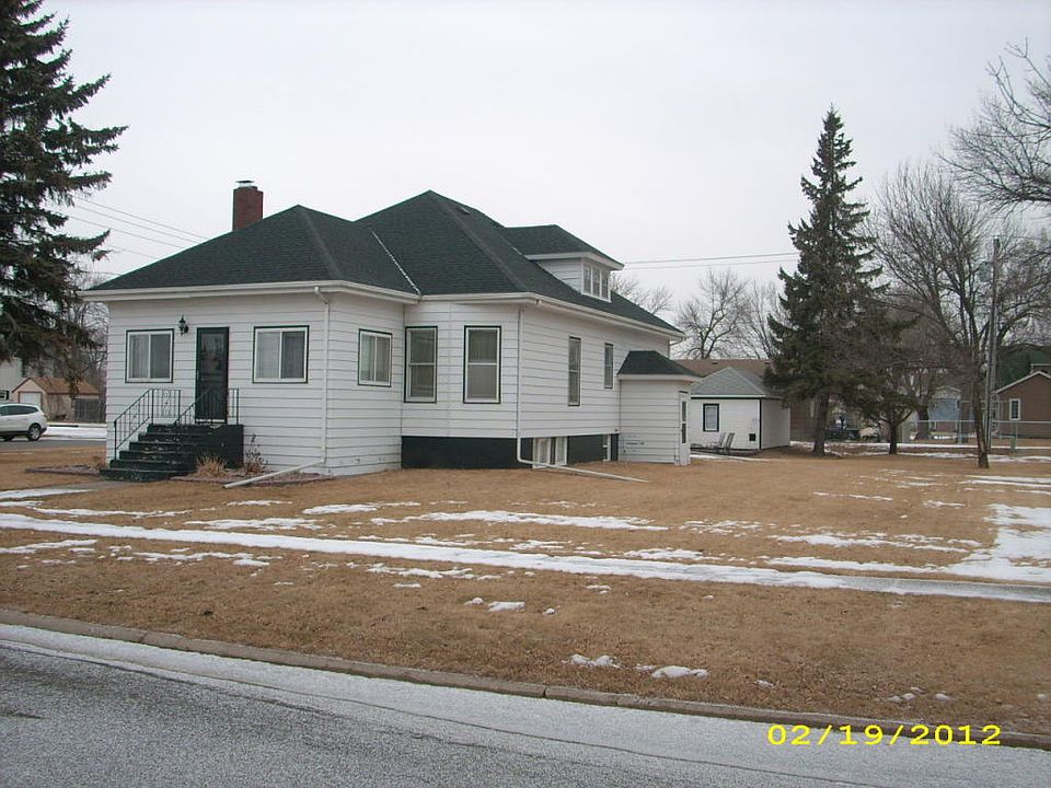 1st image of 502 1st Ave NE
