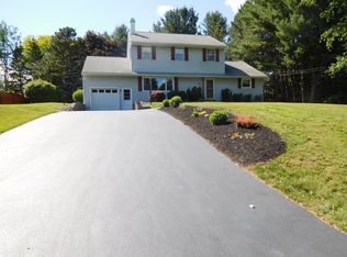 3 Winding Ln, Voorheesville, NY 12186