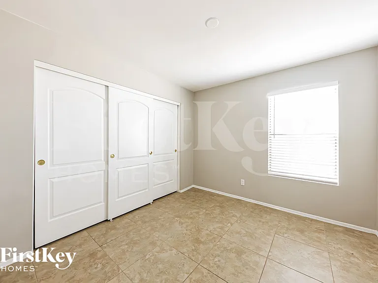 19806 N 47th Ave — Photo 14