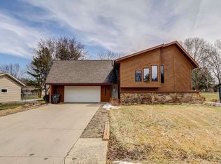 128 Sunrise Ln, Fall River, WI 53932