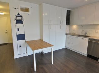231 E Pender St #1A, Vancouver, BC V6A0G3