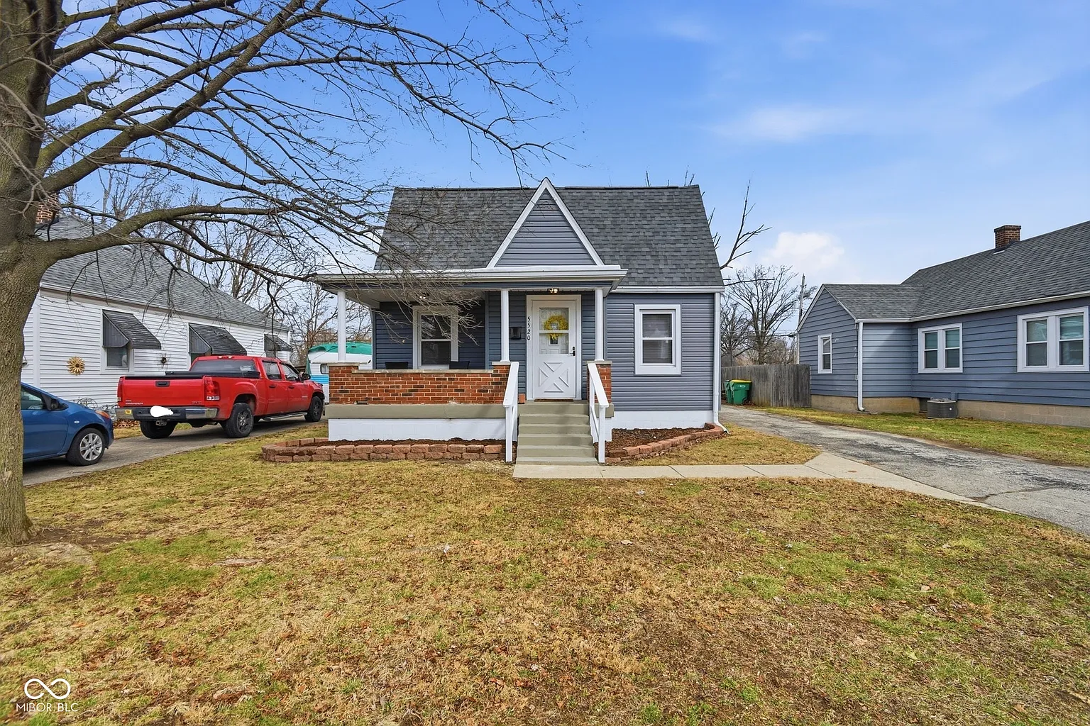 5520 Speedway Dr photo 1