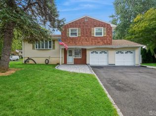 18 Deerfield Rd, East Brunswick, NJ 08816