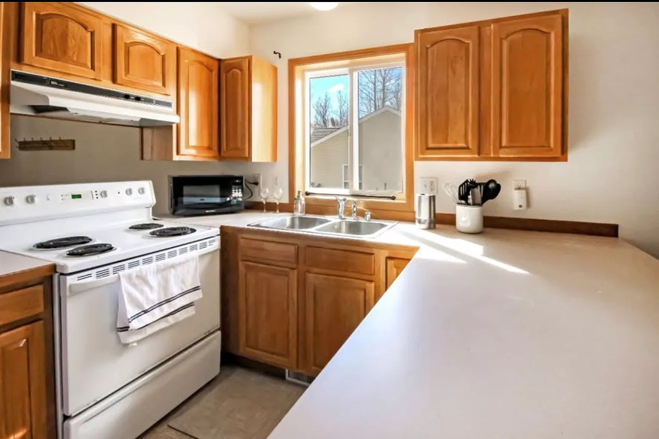 2 bed, 1.5 bath, 850 sqft, $1,800 — Photo 3