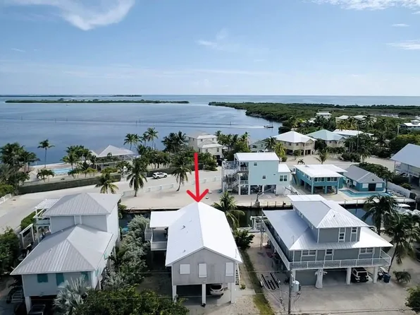 27370 W Indies Dr, Ramrod Key, FL 33042