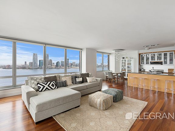 3rd image of 30 West St APT 21F