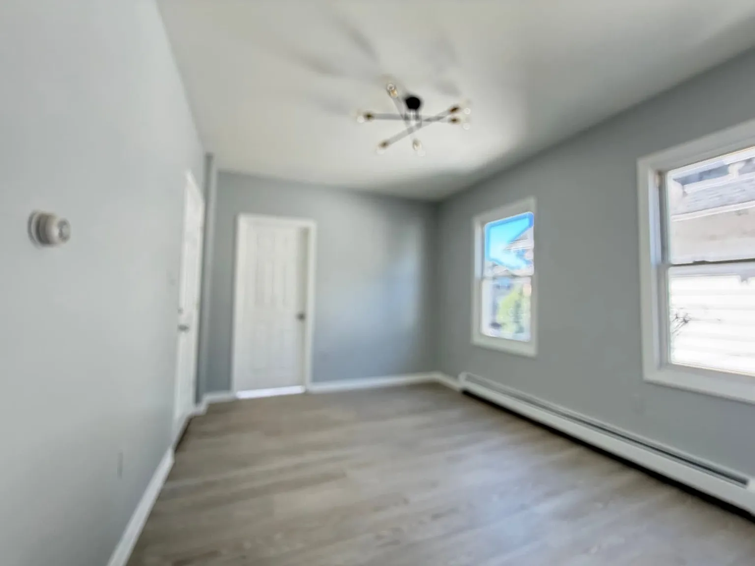 3 bed, 1000 sqft, $2,400 — Photo 4