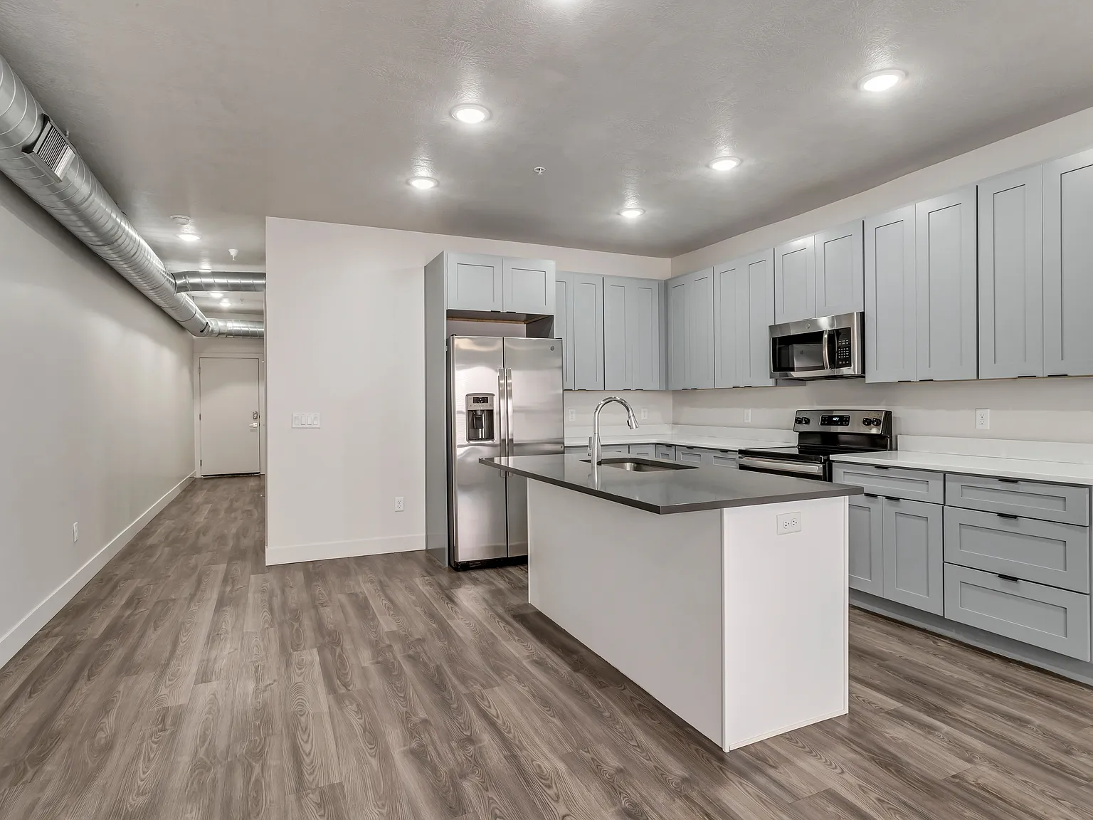 606 W North Temple St — Photo 4