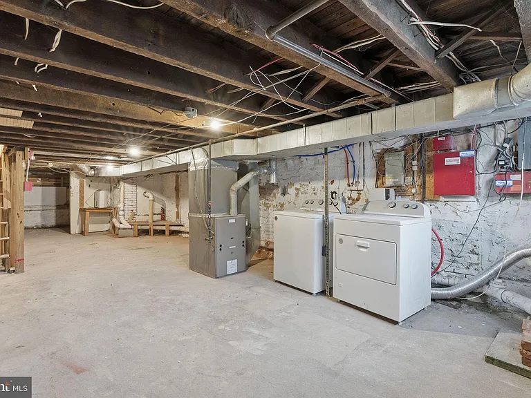 1817 N Gratz St — Photo 37