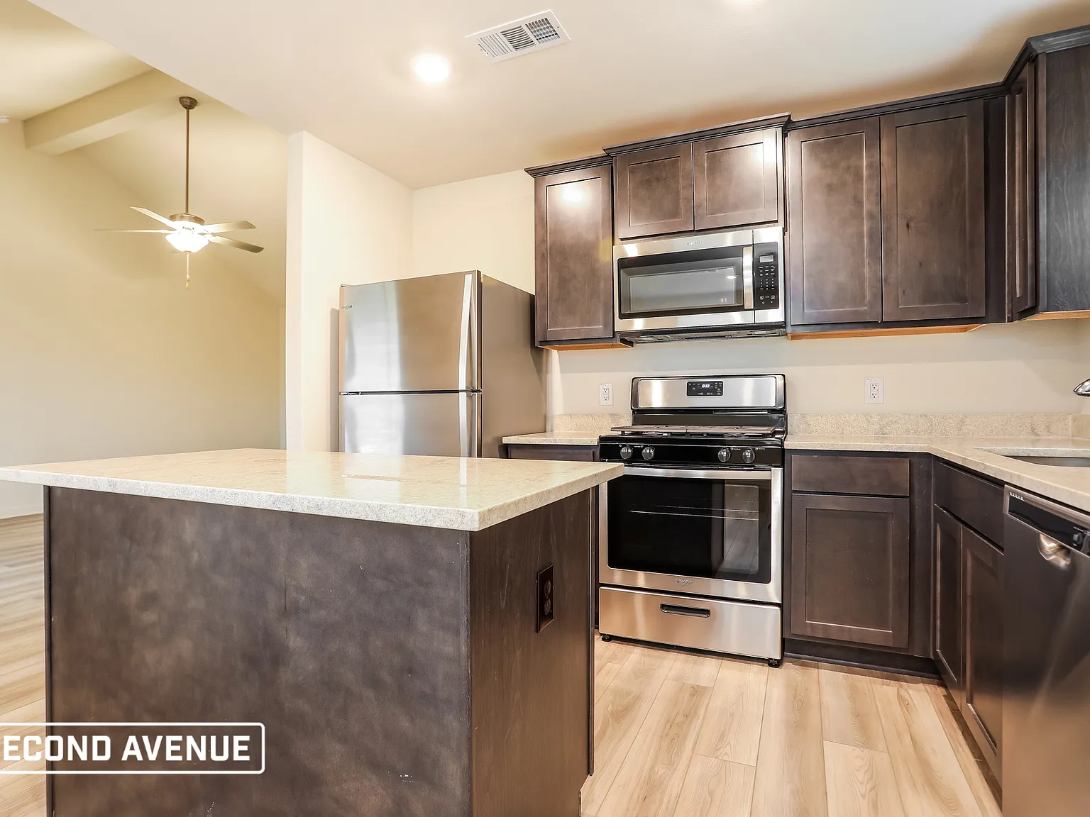 3 bed, 2.0 bath, 1600 sqft, $1,995 — Photo 3