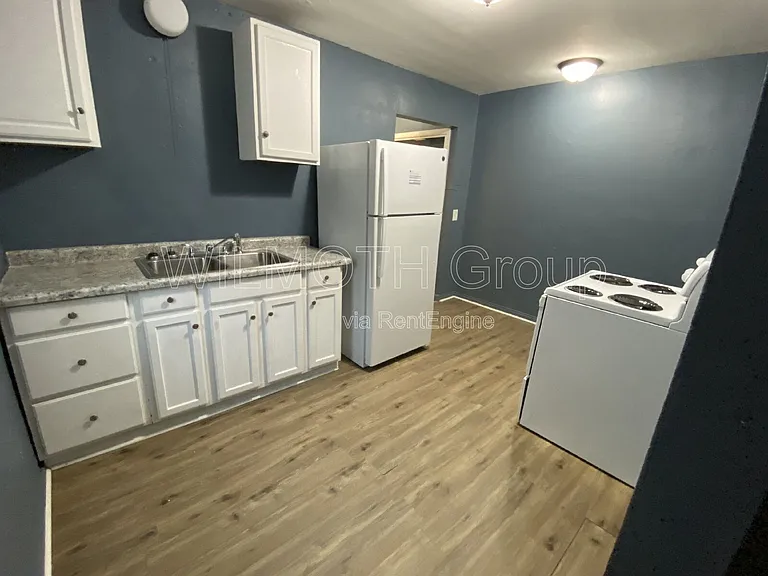 1111 Medford Ave — Photo 5