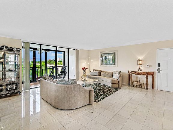 5th image of 7202 Promenade Drive #401