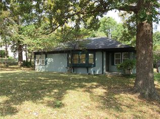 1604 E Mechanic St, Harrisonville, MO 64701