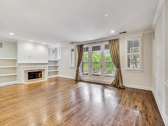 3rd image of 2461 N Lincoln Ave Unit 2N
