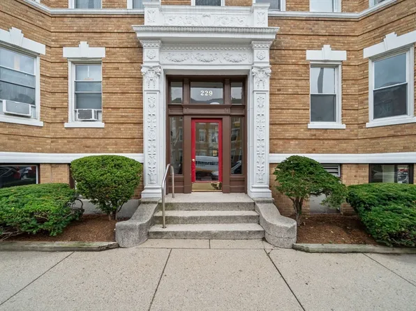 229 Kelton St APT 1, Boston, MA 02134