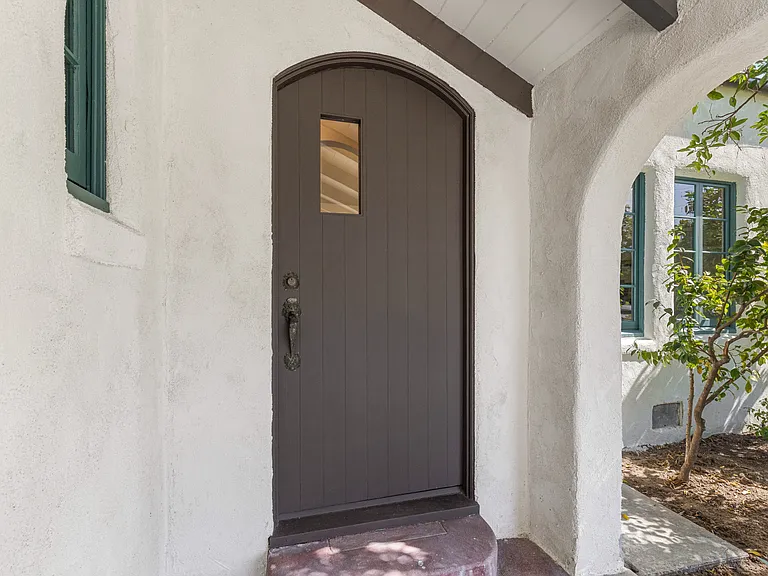 926 E Dryden St — Photo 5