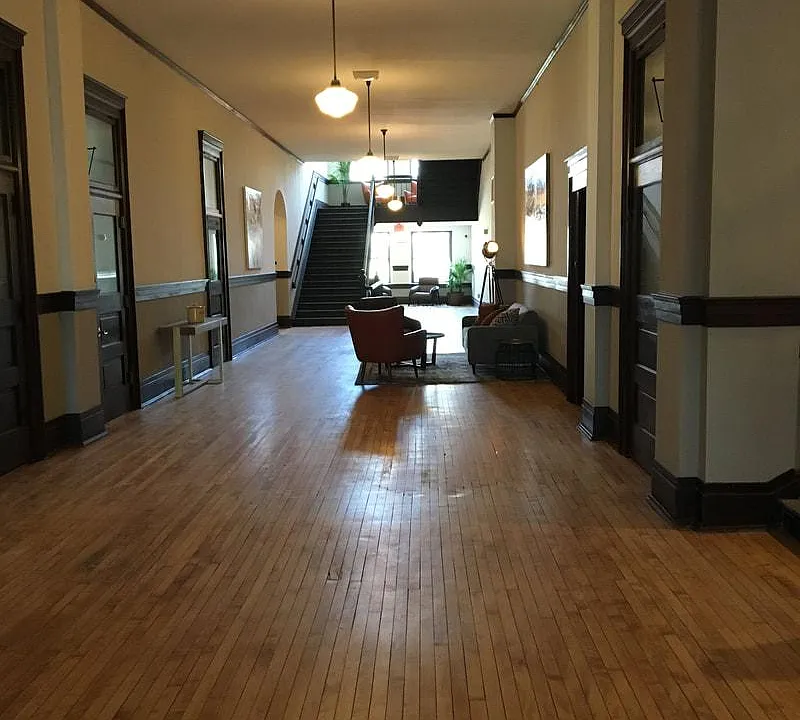 Building Photo 5