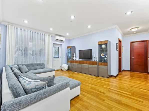 4078 Nostrand Avenue image 4 of 18