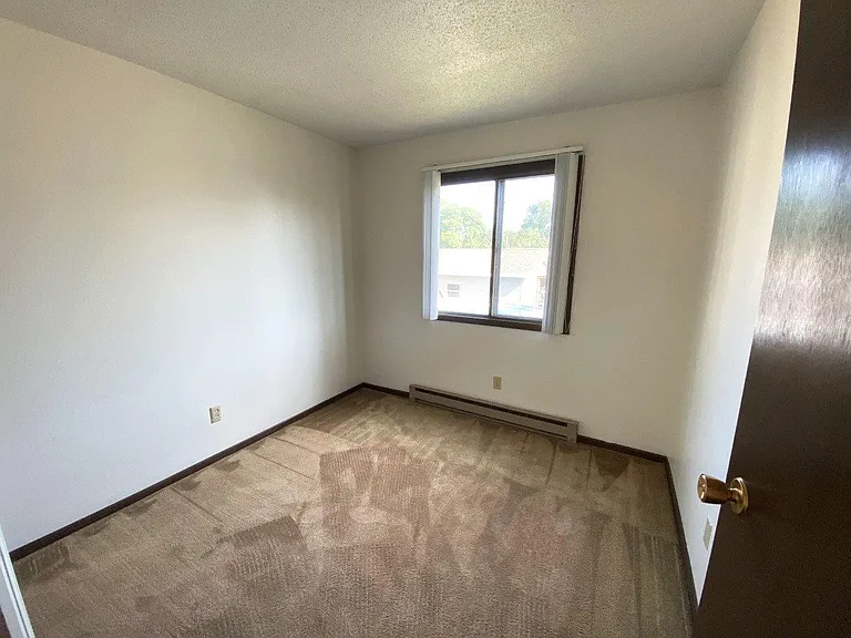 Applecrest Apartments — Photo 12