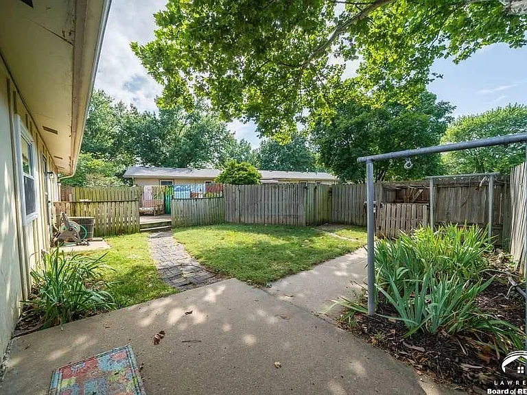 3222 Rainier Dr — Photo 7