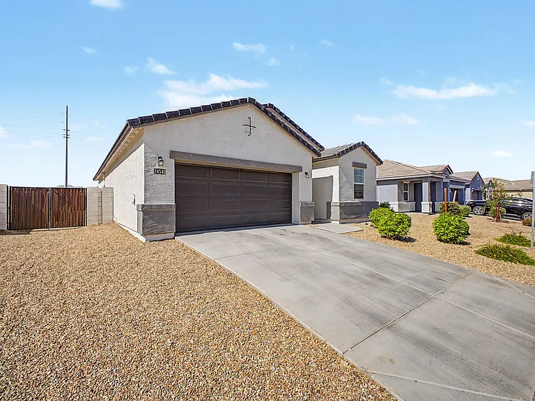24542 W Raymond St — Photo 2