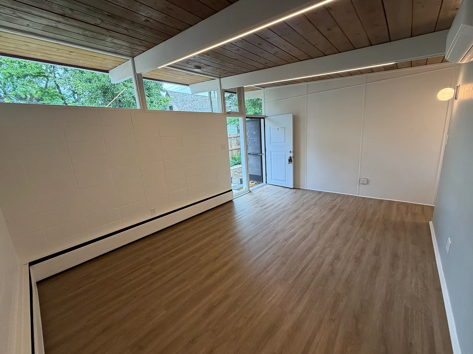 Studio, 360 sqft, $1,300 — Photo 4