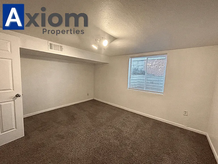 36 Mountain Dr — Photo 17