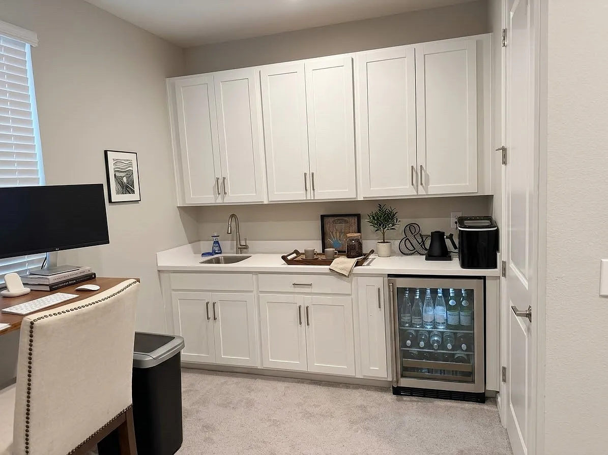 Studio, 420 sqft, $1,700 — Photo 4