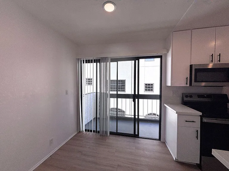 132 Clark Dr — Photo 34