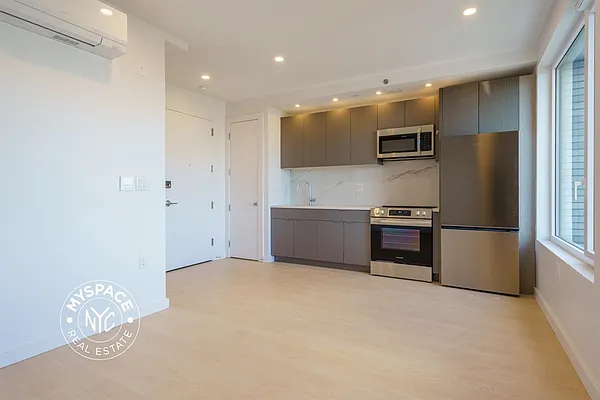 Rented by MySpaceNYC | media 4