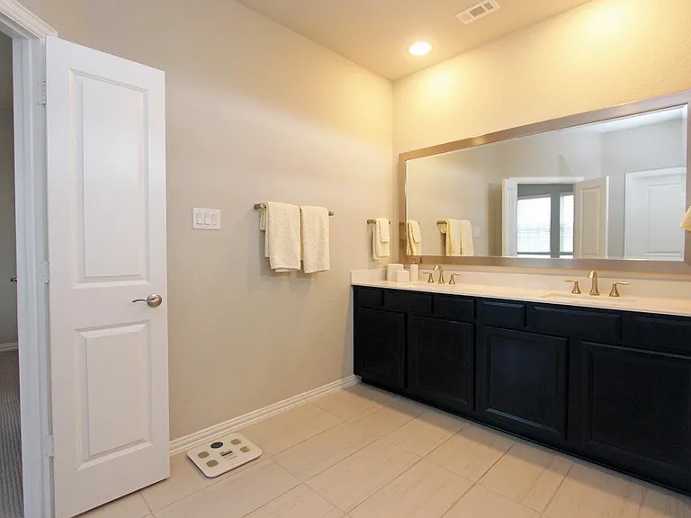 600 Ansley Way — Photo 14