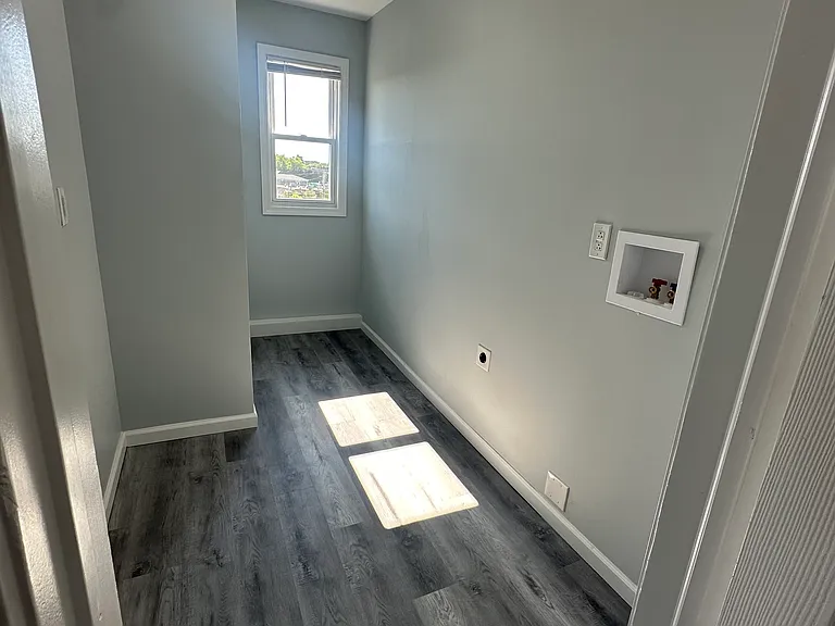 605 E Main St #3W — Photo 10